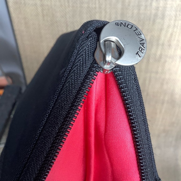 Travelon rfdi Women’sWallet. Very Good Used Condition. - Picture 3 of 7